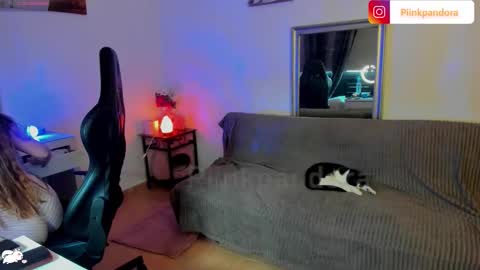 PiinkPandora online show from 11.14.25