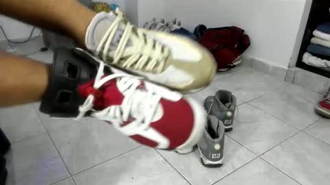 pikoro_gomez online show from 12.18.25