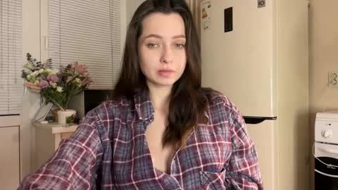 Snapshot of pileacadieri__ chatting on 11.10.25 Trisha online show from 11.10.25