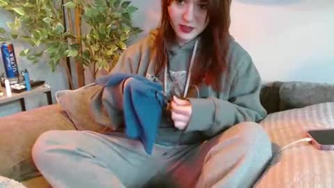 PilloGoddess online show from 11.03.25