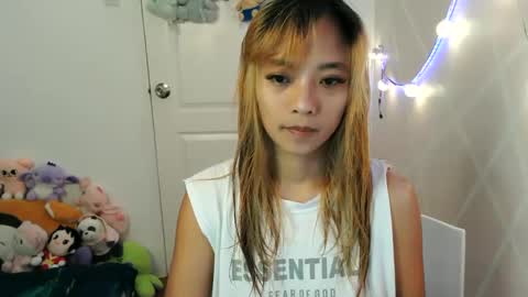 Snapshot of pinay_beauty14 chatting on 01.04.25 pinay beauty14 online show from 01.04.25