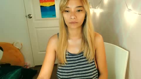 Snapshot of pinay_beauty14 chatting on 02.28.25 pinay beauty14 online show from 02.28.25