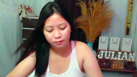 Dhalia online show from 10.16.25