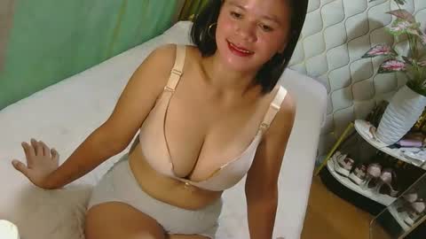 Snapshot of pinay_flor chatting on 04.25.26 IM FLOR online show from 04.25.26