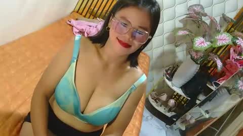 Snapshot of pinay_flor chatting on 05.29.26 IM FLOR online show from 05.29.26