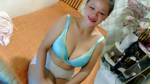 Snapshot of pinay_flor chatting on 06.15.26 IM FLOR online show from 06.15.26