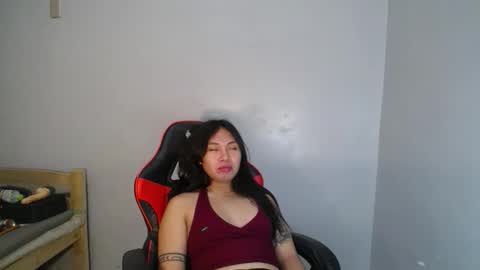 Snapshot of pinay_jenxx chatting on 11.08.25 Jen online show from 11.08.25