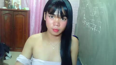 pinayasian_angela online show from 12.22.25