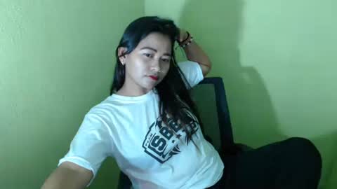 Snapshot of pinaysunday chatting on 02.21.25 pinaysunday online show from 02.21.25