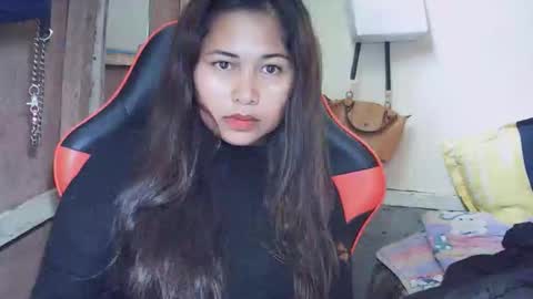 Snapshot of pinaysunday chatting on 10.17.25 pinaysunday online show from 10.17.25