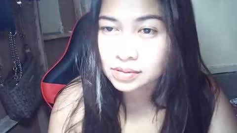 Snapshot of pinaysunday chatting on 11.13.25 pinaysunday online show from 11.13.25