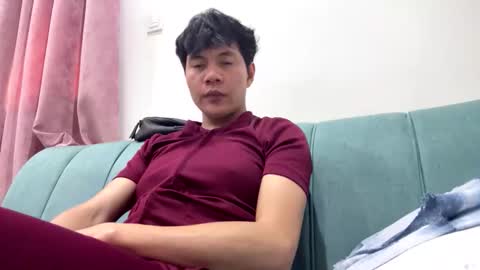 Snapshot of pinayviceversats chatting on 10.21.25 trisha online show from 10.21.25