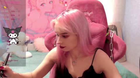 Snapshot of pineapple_dope chatting on 12.14.24 Nancy online show from 12.14.24