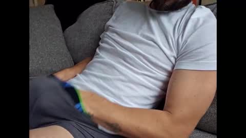 Snapshot of pineappletaste chatting on 10.23.25 pineappletaste online show from 10.23.25