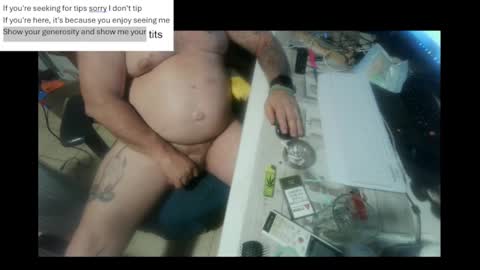 Snapshot of pini_z chatting on 01.29.25 pini_z online show from 01.29.25