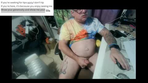 Snapshot of pini_z chatting on 02.15.25 pini_z online show from 02.15.25