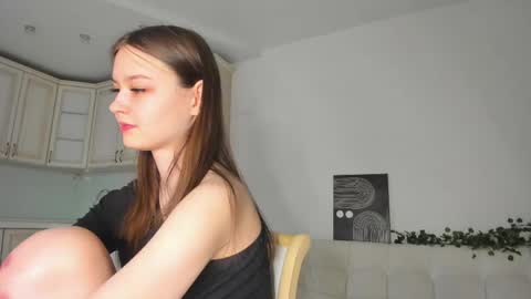 Snapshot of pink_banny chatting on 04.17.26 Alex online show from 04.17.26
