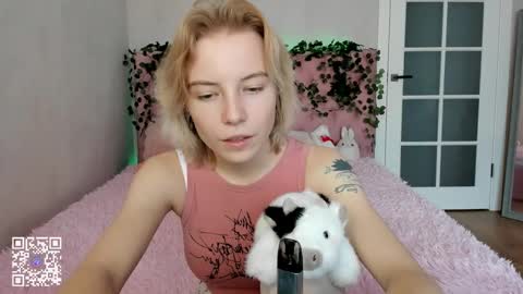 Snapshot of pink_lila18 chatting on 11.25.25 pink_lila18 online show from 11.25.25