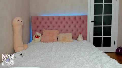 pink_lila18 online show from 01.17.26