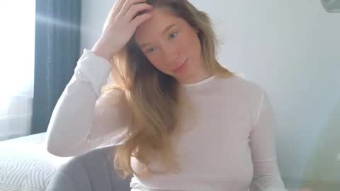 Snapshot of pink_rosee_ chatting on 10.13.25 online show from 10.13.25