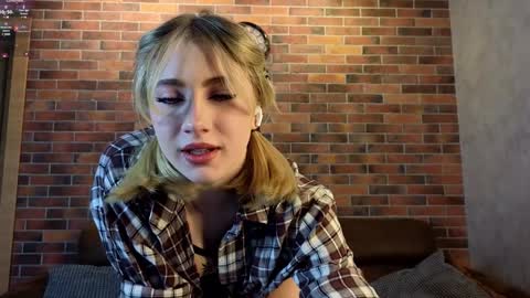 Snapshot of pinkadele chatting on 01.23.25 Adele online show from 01.23.25