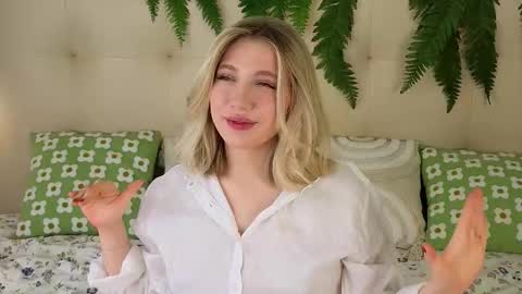 Snapshot of pinkadele chatting on 11.06.25 Adele online show from 11.06.25