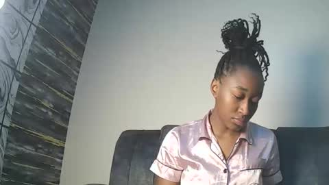 PinkyAura online show from 02.11.26