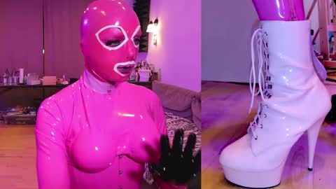 pinklatexgurl online show from 12.21.25