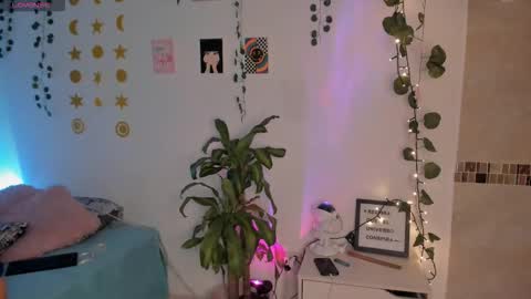 Sarah .. online show from 03.19.26