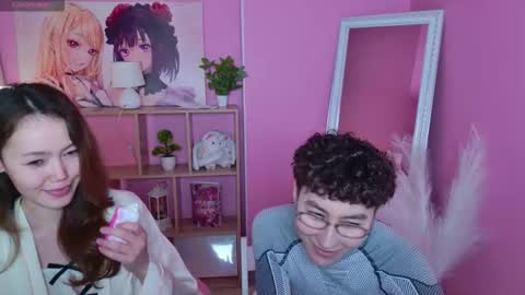 Snapshot of pinktwinss chatting on 03.31.26 Li long hair and Rude short hair online show from 03.31.26