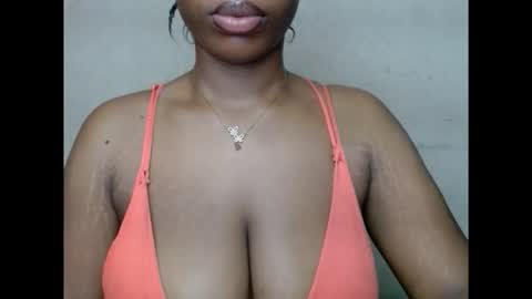 Snapshot of pinkxsugar chatting on 10.02.25 pinkxsugar online show from 10.02.25