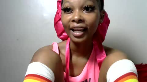 Snapshot of pinky_lov chatting on 02.16.25 pinky_lov online show from 02.16.25