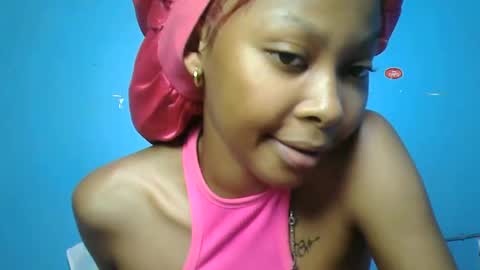 Snapshot of pinky_lov chatting on 09.10.25 pinky_lov online show from 09.10.25