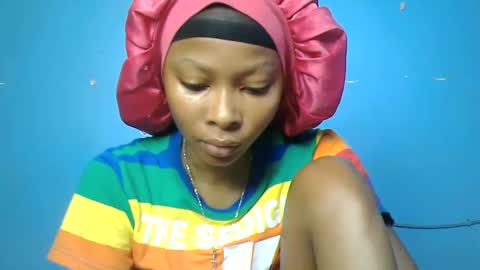 Snapshot of pinky_lov chatting on 09.30.25 pinky_lov online show from 09.30.25