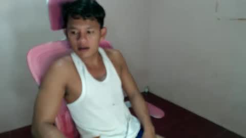 Snapshot of pinoy_palaeutxxx chatting on 04.16.26 roy online show from 04.16.26