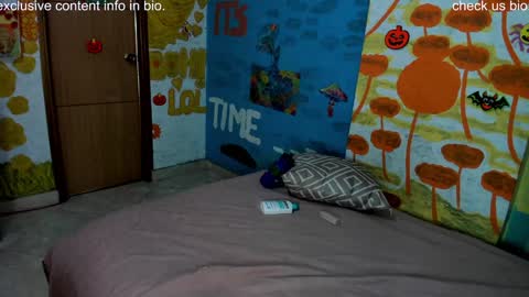 Snapshot of pipeshowtime chatting on 12.10.24 VALENTINA y PIPE online show from 12.10.24