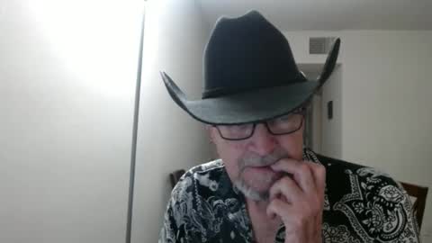 Snapshot of pipewizard chatting on 02.01.25 pipewizard online show from 02.01.25