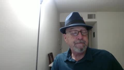 Snapshot of pipewizard chatting on 02.08.25 pipewizard online show from 02.08.25