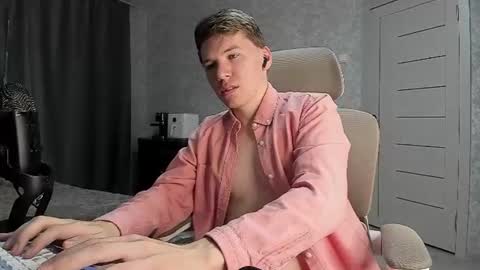 Snapshot of pirremeow chatting on 06.24.26 Pierre online show from 06.24.26