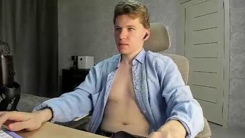 Snapshot of pirremeow chatting on 06.25.26 Pierre online show from 06.25.26