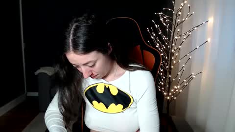 piscesgirl06 online show from 12.19.24