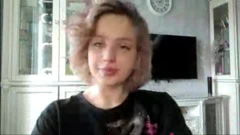 Caroline online show from 04.03.26