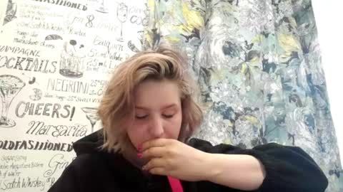 Caroline online show from 04.04.26