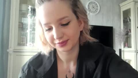 Caroline online show from 04.09.26