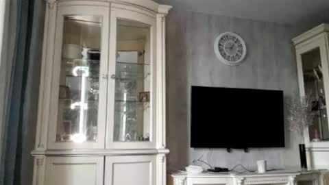 Caroline online show from 04.10.26