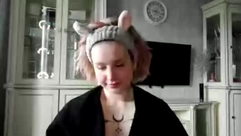 Caroline online show from 04.14.26