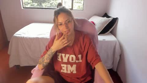Snapshot of pixiedaemon chatting on 04.18.26 pixie online show from 04.18.26