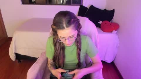 Snapshot of pixiedaemon chatting on 05.16.26 pixie online show from 05.16.26