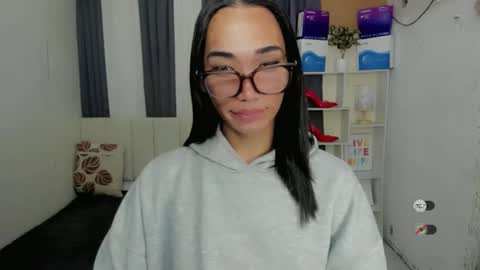 Snapshot of pixiedoll_ chatting on 12.21.25 pixiedoll_ online show from 12.21.25