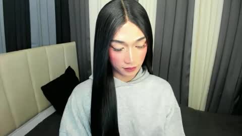 pixiedoll_ online show from 05.06.26